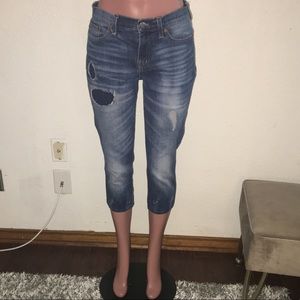 Madewell Capri distressed jeans. Stretchy